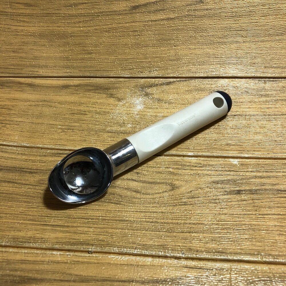 Tupperware Ice Cream Scoop White Handle Blue Knob #3045